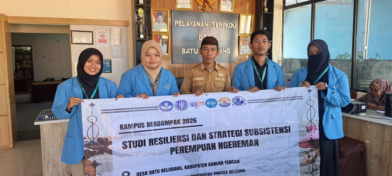 Dari Makanan ke Timah: Mahasiswa Sosiologi UBB Kulik Perjuangan Ibu-Ibu Ngereman Desa Batu Belubang