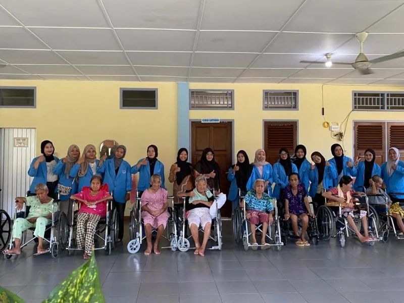 Mahasiswa Sosiologi Universitas Bangka Belitung Lakukan Mini Riset di Rumah Lansia Bhakti Kasih Siti Anna